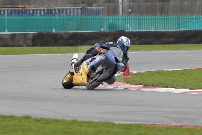 Motorcycle action photographs;Trackday digital images;event digital images;eventdigitalimages;no limits trackday;peter wileman photography;snetterton;snetterton circuit norfolk;snetterton photographs;trackday;trackday photos