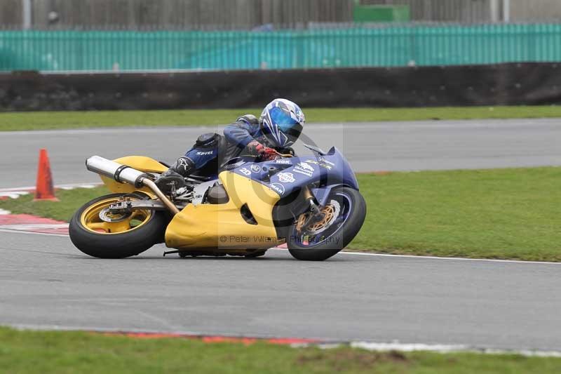 Motorcycle action photographs;Trackday digital images;event digital images;eventdigitalimages;no limits trackday;peter wileman photography;snetterton;snetterton circuit norfolk;snetterton photographs;trackday;trackday photos