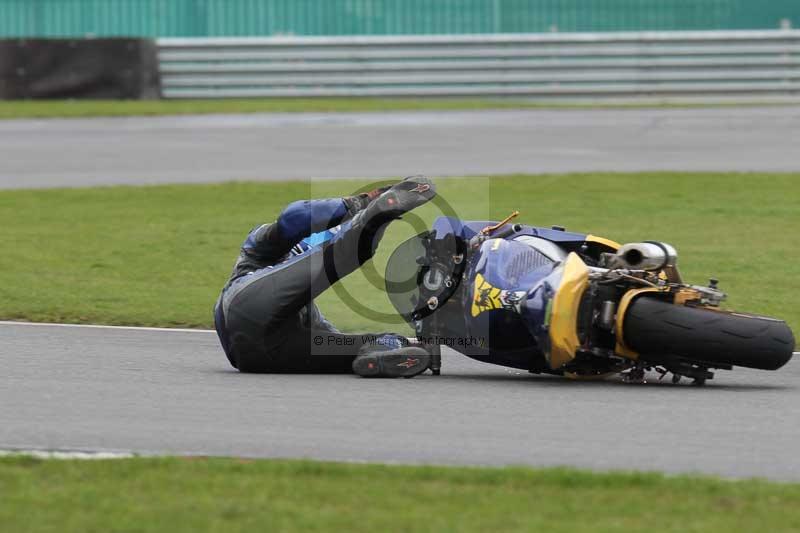 Motorcycle action photographs;Trackday digital images;event digital images;eventdigitalimages;no limits trackday;peter wileman photography;snetterton;snetterton circuit norfolk;snetterton photographs;trackday;trackday photos