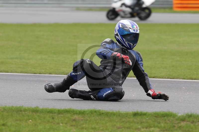 Motorcycle action photographs;Trackday digital images;event digital images;eventdigitalimages;no limits trackday;peter wileman photography;snetterton;snetterton circuit norfolk;snetterton photographs;trackday;trackday photos