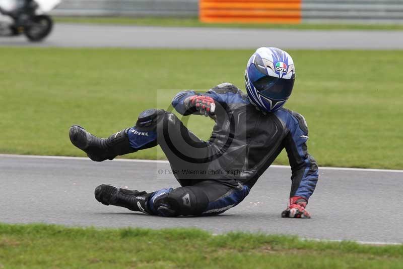 Motorcycle action photographs;Trackday digital images;event digital images;eventdigitalimages;no limits trackday;peter wileman photography;snetterton;snetterton circuit norfolk;snetterton photographs;trackday;trackday photos