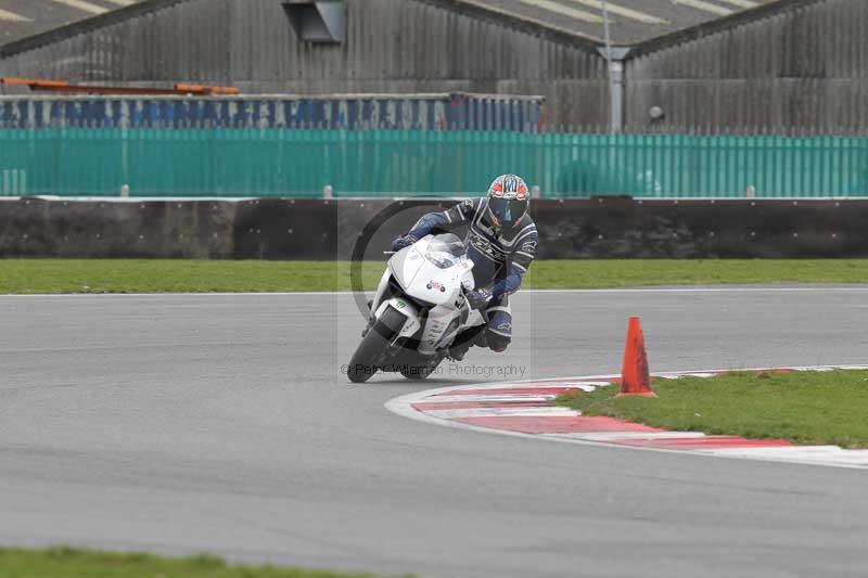 Motorcycle action photographs;Trackday digital images;event digital images;eventdigitalimages;no limits trackday;peter wileman photography;snetterton;snetterton circuit norfolk;snetterton photographs;trackday;trackday photos