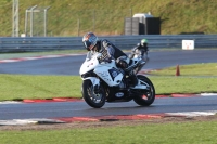 Motorcycle-action-photographs;Trackday-digital-images;event-digital-images;eventdigitalimages;no-limits-trackday;peter-wileman-photography;snetterton;snetterton-circuit-norfolk;snetterton-photographs;trackday;trackday-photos