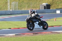 Motorcycle-action-photographs;Trackday-digital-images;event-digital-images;eventdigitalimages;no-limits-trackday;peter-wileman-photography;snetterton;snetterton-circuit-norfolk;snetterton-photographs;trackday;trackday-photos