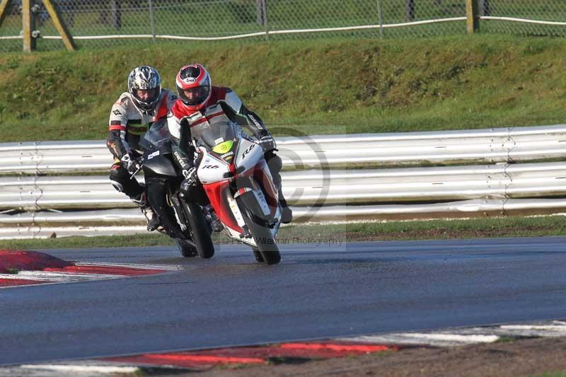 Motorcycle action photographs;Trackday digital images;event digital images;eventdigitalimages;no limits trackday;peter wileman photography;snetterton;snetterton circuit norfolk;snetterton photographs;trackday;trackday photos