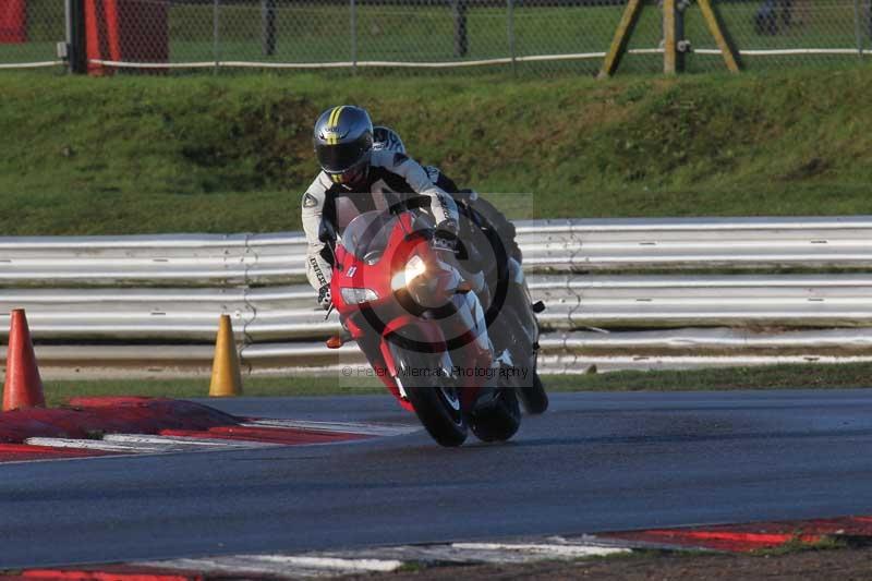 Motorcycle action photographs;Trackday digital images;event digital images;eventdigitalimages;no limits trackday;peter wileman photography;snetterton;snetterton circuit norfolk;snetterton photographs;trackday;trackday photos