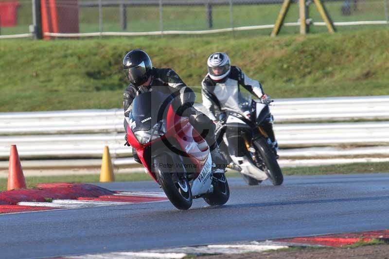 Motorcycle action photographs;Trackday digital images;event digital images;eventdigitalimages;no limits trackday;peter wileman photography;snetterton;snetterton circuit norfolk;snetterton photographs;trackday;trackday photos