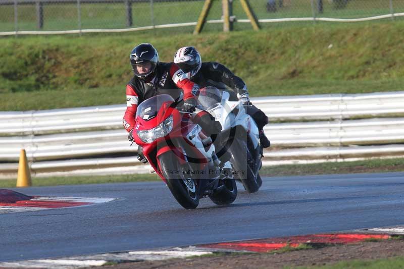 Motorcycle action photographs;Trackday digital images;event digital images;eventdigitalimages;no limits trackday;peter wileman photography;snetterton;snetterton circuit norfolk;snetterton photographs;trackday;trackday photos