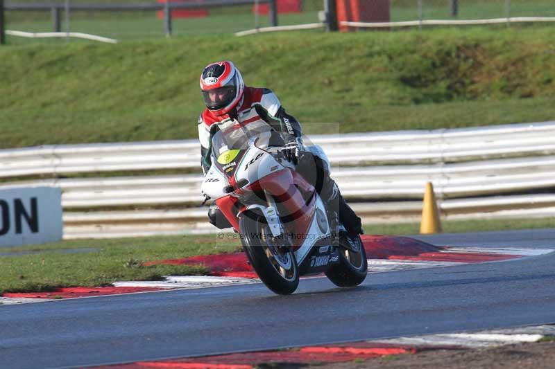 Motorcycle action photographs;Trackday digital images;event digital images;eventdigitalimages;no limits trackday;peter wileman photography;snetterton;snetterton circuit norfolk;snetterton photographs;trackday;trackday photos