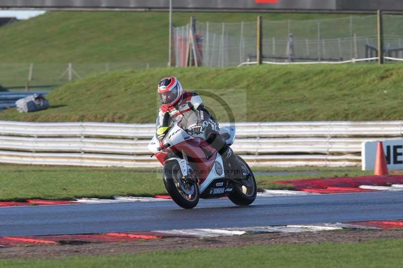 Motorcycle action photographs;Trackday digital images;event digital images;eventdigitalimages;no limits trackday;peter wileman photography;snetterton;snetterton circuit norfolk;snetterton photographs;trackday;trackday photos