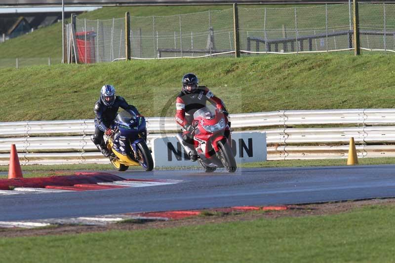 Motorcycle action photographs;Trackday digital images;event digital images;eventdigitalimages;no limits trackday;peter wileman photography;snetterton;snetterton circuit norfolk;snetterton photographs;trackday;trackday photos
