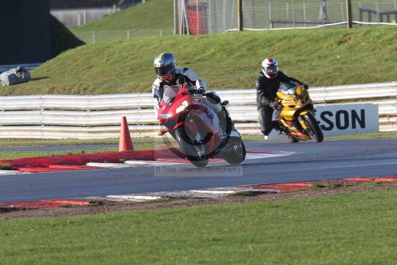 Motorcycle action photographs;Trackday digital images;event digital images;eventdigitalimages;no limits trackday;peter wileman photography;snetterton;snetterton circuit norfolk;snetterton photographs;trackday;trackday photos