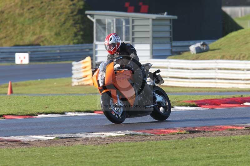 Motorcycle action photographs;Trackday digital images;event digital images;eventdigitalimages;no limits trackday;peter wileman photography;snetterton;snetterton circuit norfolk;snetterton photographs;trackday;trackday photos