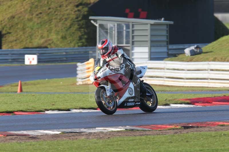 Motorcycle action photographs;Trackday digital images;event digital images;eventdigitalimages;no limits trackday;peter wileman photography;snetterton;snetterton circuit norfolk;snetterton photographs;trackday;trackday photos