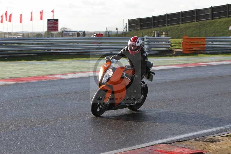 Motorcycle action photographs;Trackday digital images;event digital images;eventdigitalimages;no limits trackday;peter wileman photography;snetterton;snetterton circuit norfolk;snetterton photographs;trackday;trackday photos