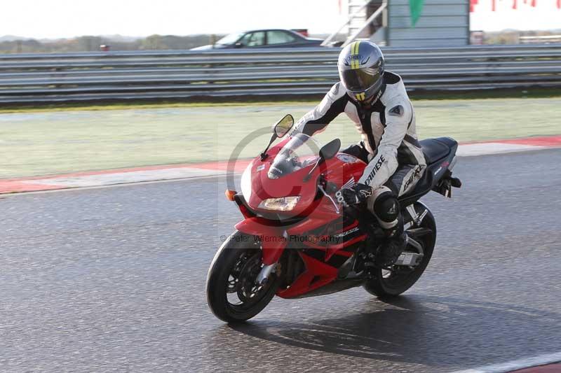 Motorcycle action photographs;Trackday digital images;event digital images;eventdigitalimages;no limits trackday;peter wileman photography;snetterton;snetterton circuit norfolk;snetterton photographs;trackday;trackday photos