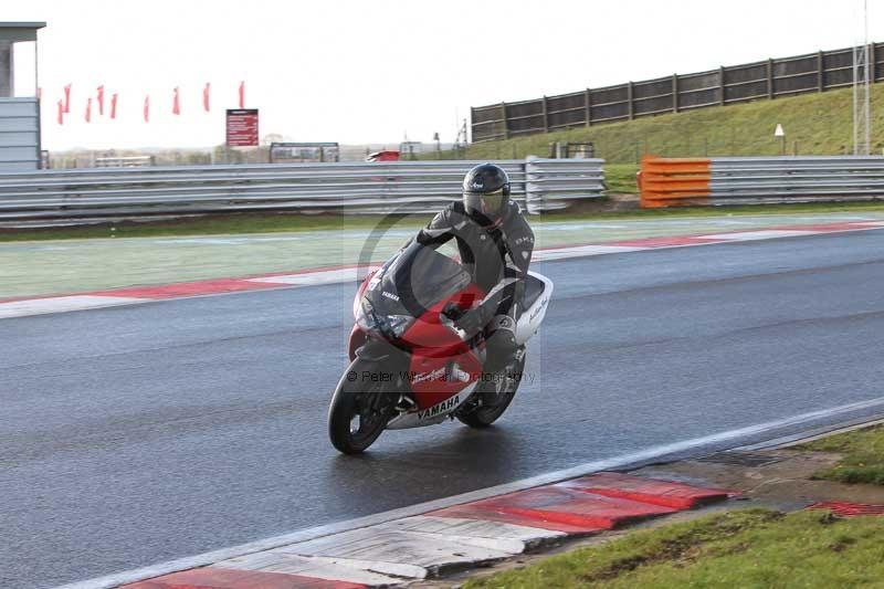 Motorcycle action photographs;Trackday digital images;event digital images;eventdigitalimages;no limits trackday;peter wileman photography;snetterton;snetterton circuit norfolk;snetterton photographs;trackday;trackday photos