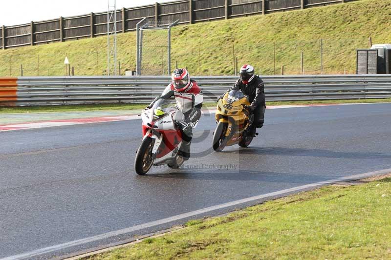 Motorcycle action photographs;Trackday digital images;event digital images;eventdigitalimages;no limits trackday;peter wileman photography;snetterton;snetterton circuit norfolk;snetterton photographs;trackday;trackday photos
