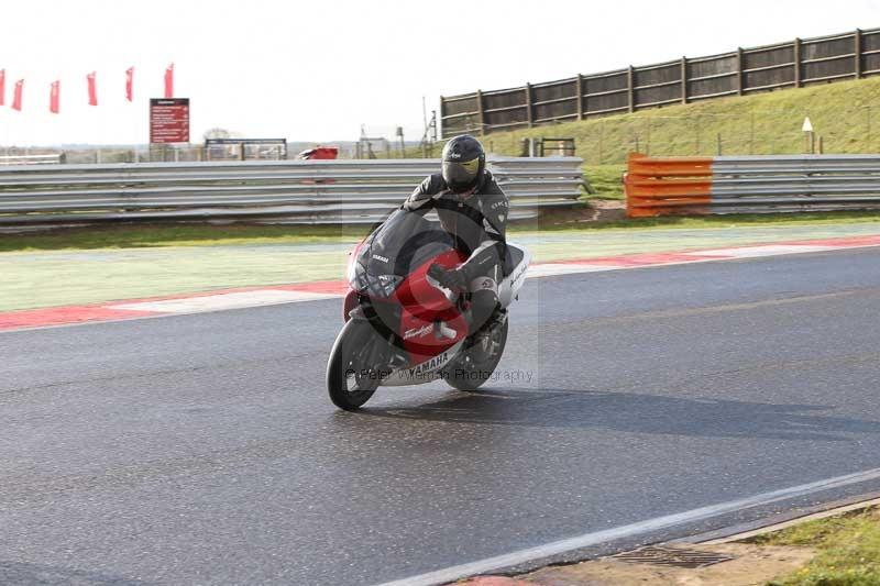 Motorcycle action photographs;Trackday digital images;event digital images;eventdigitalimages;no limits trackday;peter wileman photography;snetterton;snetterton circuit norfolk;snetterton photographs;trackday;trackday photos