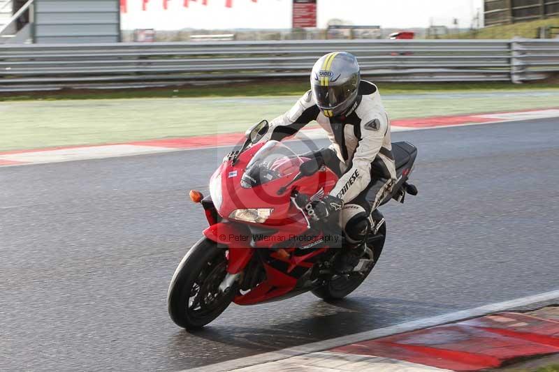 Motorcycle action photographs;Trackday digital images;event digital images;eventdigitalimages;no limits trackday;peter wileman photography;snetterton;snetterton circuit norfolk;snetterton photographs;trackday;trackday photos
