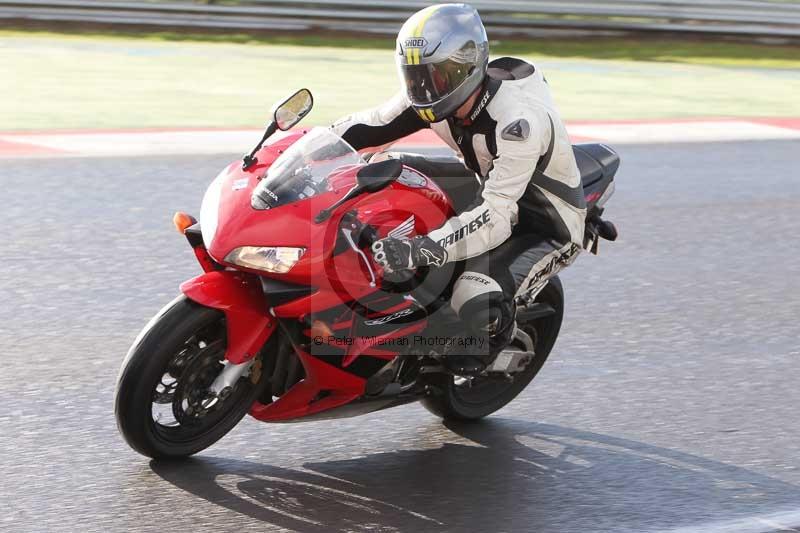 Motorcycle action photographs;Trackday digital images;event digital images;eventdigitalimages;no limits trackday;peter wileman photography;snetterton;snetterton circuit norfolk;snetterton photographs;trackday;trackday photos
