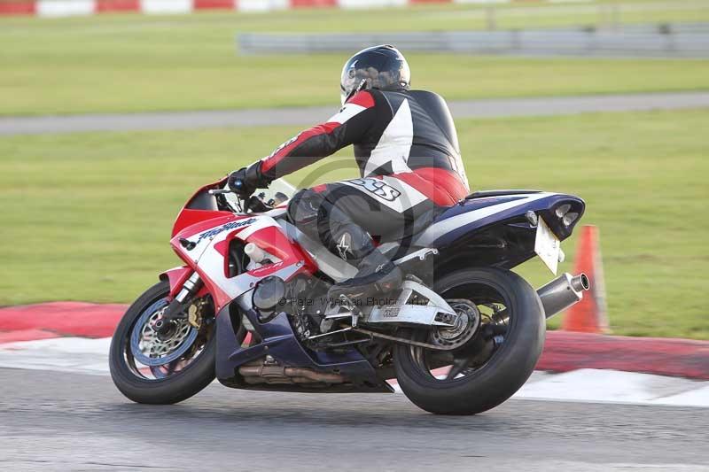 Motorcycle action photographs;Trackday digital images;event digital images;eventdigitalimages;no limits trackday;peter wileman photography;snetterton;snetterton circuit norfolk;snetterton photographs;trackday;trackday photos
