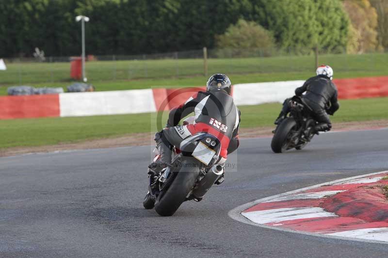 Motorcycle action photographs;Trackday digital images;event digital images;eventdigitalimages;no limits trackday;peter wileman photography;snetterton;snetterton circuit norfolk;snetterton photographs;trackday;trackday photos