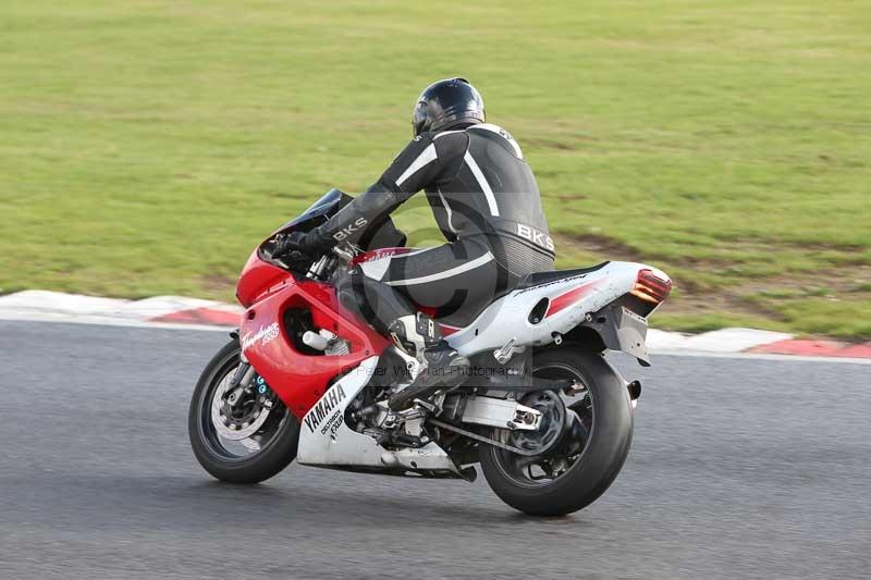 Motorcycle action photographs;Trackday digital images;event digital images;eventdigitalimages;no limits trackday;peter wileman photography;snetterton;snetterton circuit norfolk;snetterton photographs;trackday;trackday photos