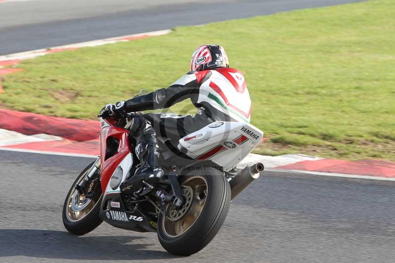 Motorcycle action photographs;Trackday digital images;event digital images;eventdigitalimages;no limits trackday;peter wileman photography;snetterton;snetterton circuit norfolk;snetterton photographs;trackday;trackday photos