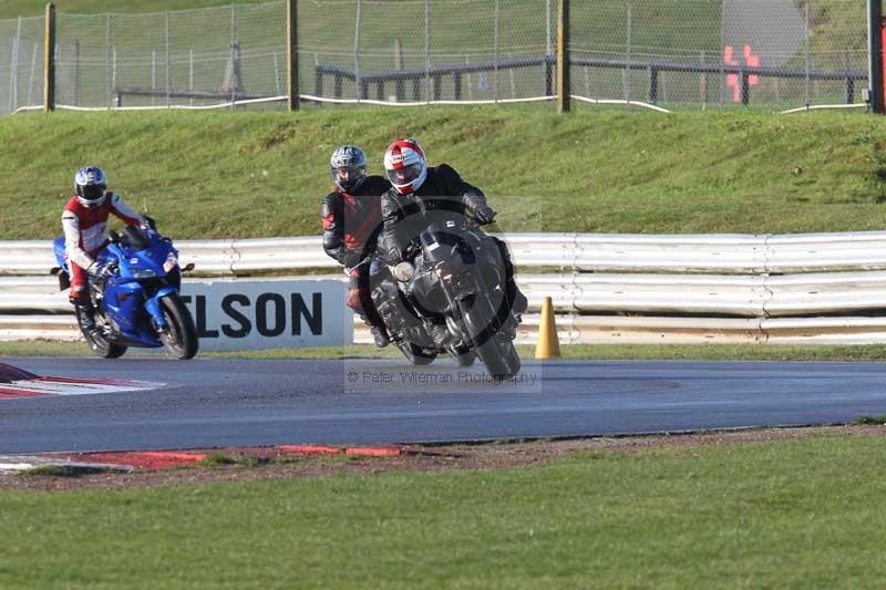Motorcycle action photographs;Trackday digital images;event digital images;eventdigitalimages;no limits trackday;peter wileman photography;snetterton;snetterton circuit norfolk;snetterton photographs;trackday;trackday photos