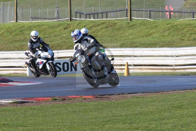 Motorcycle action photographs;Trackday digital images;event digital images;eventdigitalimages;no limits trackday;peter wileman photography;snetterton;snetterton circuit norfolk;snetterton photographs;trackday;trackday photos