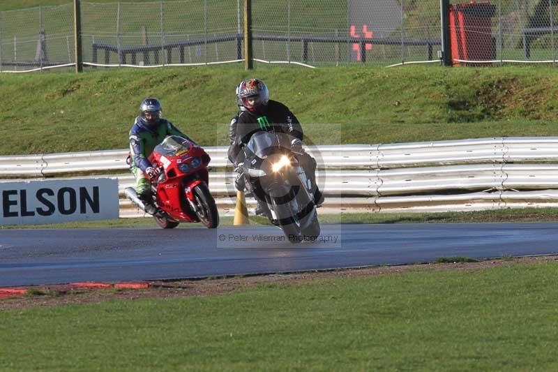 Motorcycle action photographs;Trackday digital images;event digital images;eventdigitalimages;no limits trackday;peter wileman photography;snetterton;snetterton circuit norfolk;snetterton photographs;trackday;trackday photos