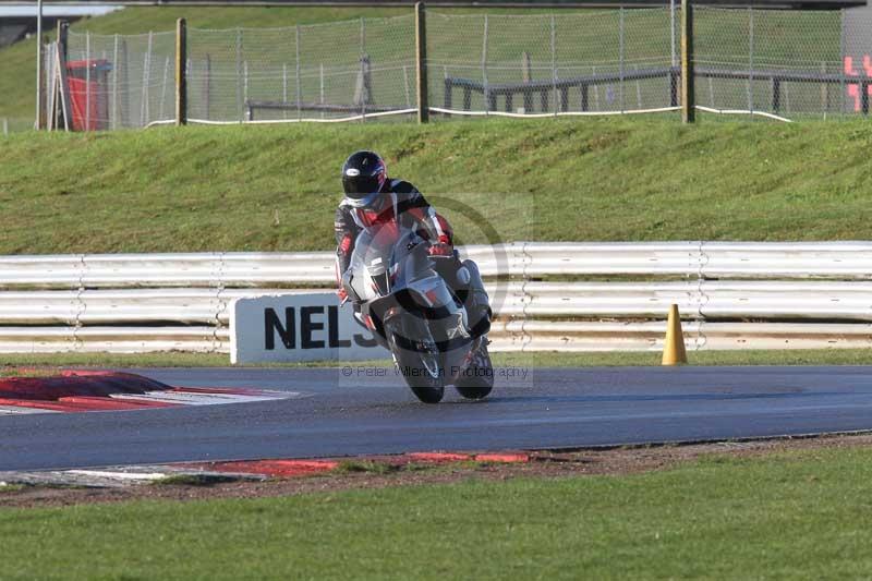 Motorcycle action photographs;Trackday digital images;event digital images;eventdigitalimages;no limits trackday;peter wileman photography;snetterton;snetterton circuit norfolk;snetterton photographs;trackday;trackday photos