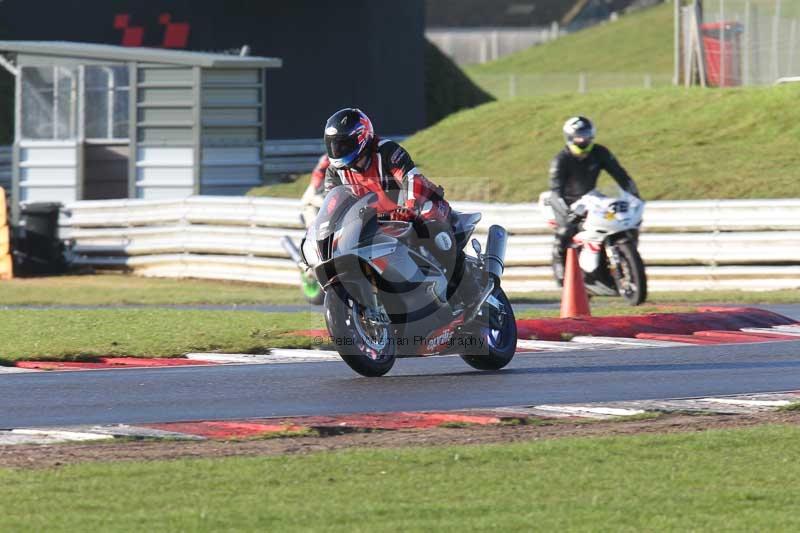 Motorcycle action photographs;Trackday digital images;event digital images;eventdigitalimages;no limits trackday;peter wileman photography;snetterton;snetterton circuit norfolk;snetterton photographs;trackday;trackday photos