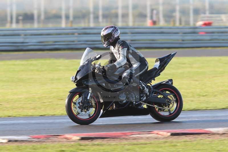 Motorcycle action photographs;Trackday digital images;event digital images;eventdigitalimages;no limits trackday;peter wileman photography;snetterton;snetterton circuit norfolk;snetterton photographs;trackday;trackday photos