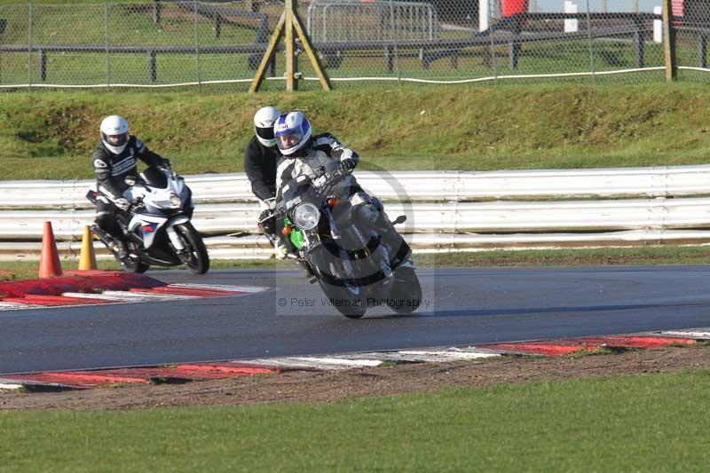 Motorcycle action photographs;Trackday digital images;event digital images;eventdigitalimages;no limits trackday;peter wileman photography;snetterton;snetterton circuit norfolk;snetterton photographs;trackday;trackday photos