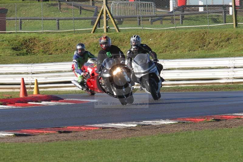 Motorcycle action photographs;Trackday digital images;event digital images;eventdigitalimages;no limits trackday;peter wileman photography;snetterton;snetterton circuit norfolk;snetterton photographs;trackday;trackday photos
