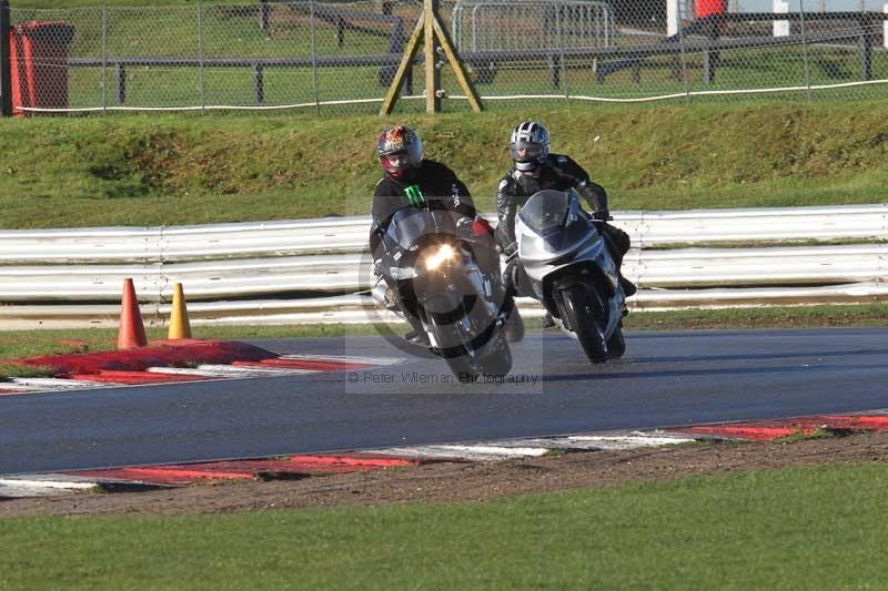 Motorcycle action photographs;Trackday digital images;event digital images;eventdigitalimages;no limits trackday;peter wileman photography;snetterton;snetterton circuit norfolk;snetterton photographs;trackday;trackday photos