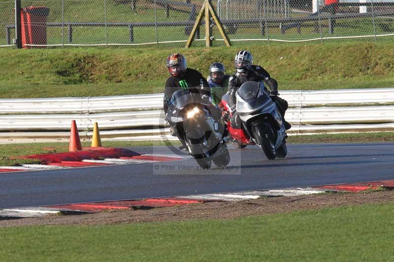 Motorcycle action photographs;Trackday digital images;event digital images;eventdigitalimages;no limits trackday;peter wileman photography;snetterton;snetterton circuit norfolk;snetterton photographs;trackday;trackday photos
