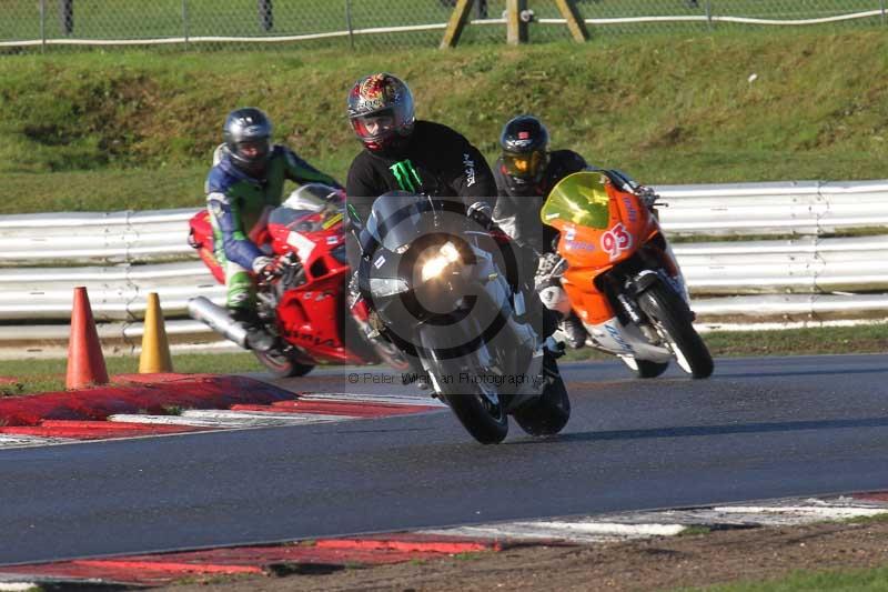 Motorcycle action photographs;Trackday digital images;event digital images;eventdigitalimages;no limits trackday;peter wileman photography;snetterton;snetterton circuit norfolk;snetterton photographs;trackday;trackday photos