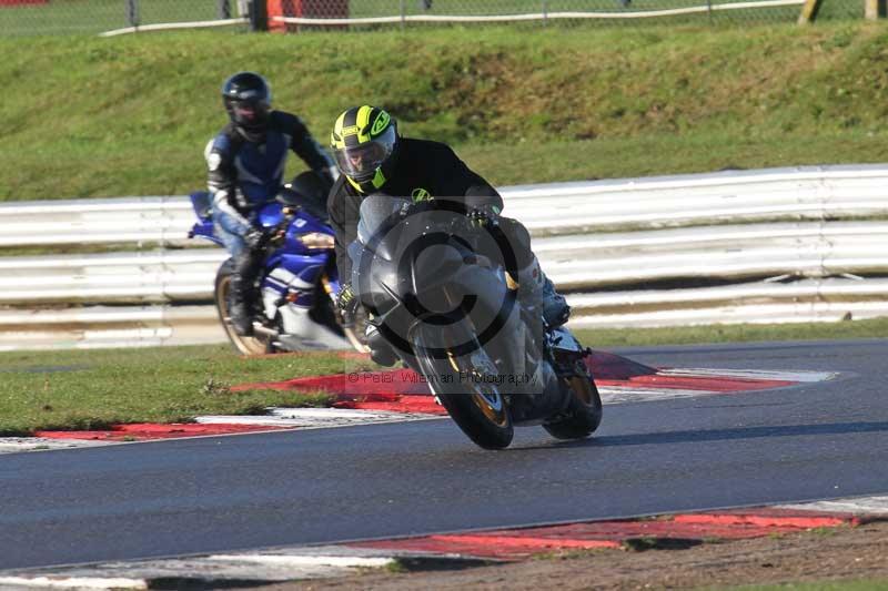 Motorcycle action photographs;Trackday digital images;event digital images;eventdigitalimages;no limits trackday;peter wileman photography;snetterton;snetterton circuit norfolk;snetterton photographs;trackday;trackday photos