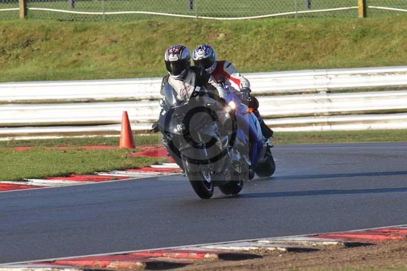 Motorcycle action photographs;Trackday digital images;event digital images;eventdigitalimages;no limits trackday;peter wileman photography;snetterton;snetterton circuit norfolk;snetterton photographs;trackday;trackday photos