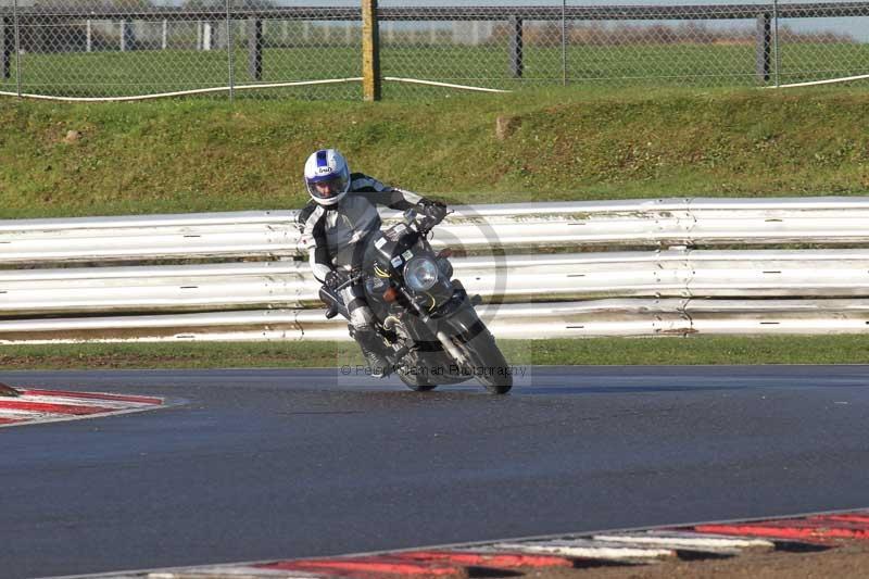Motorcycle action photographs;Trackday digital images;event digital images;eventdigitalimages;no limits trackday;peter wileman photography;snetterton;snetterton circuit norfolk;snetterton photographs;trackday;trackday photos