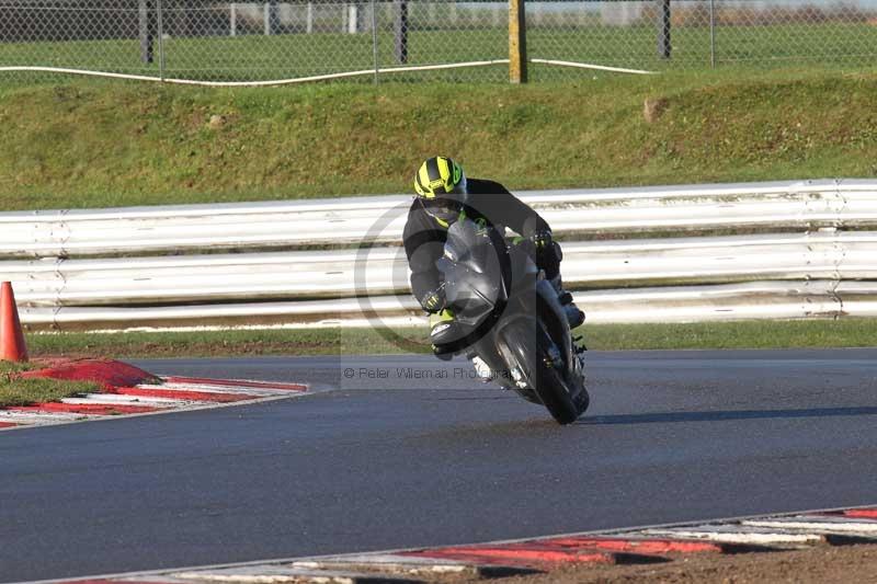 Motorcycle action photographs;Trackday digital images;event digital images;eventdigitalimages;no limits trackday;peter wileman photography;snetterton;snetterton circuit norfolk;snetterton photographs;trackday;trackday photos