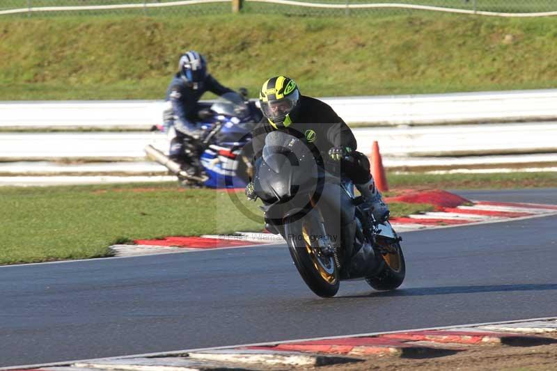 Motorcycle action photographs;Trackday digital images;event digital images;eventdigitalimages;no limits trackday;peter wileman photography;snetterton;snetterton circuit norfolk;snetterton photographs;trackday;trackday photos
