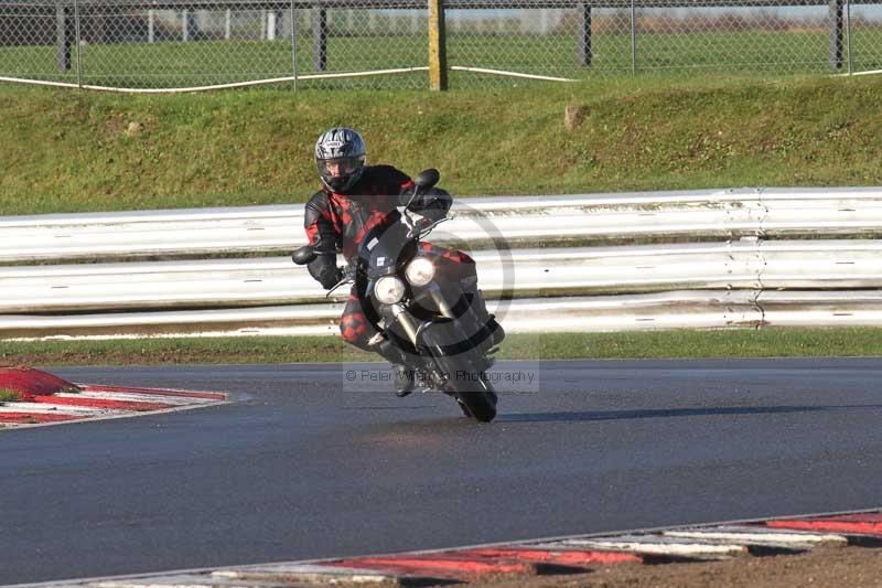 Motorcycle action photographs;Trackday digital images;event digital images;eventdigitalimages;no limits trackday;peter wileman photography;snetterton;snetterton circuit norfolk;snetterton photographs;trackday;trackday photos