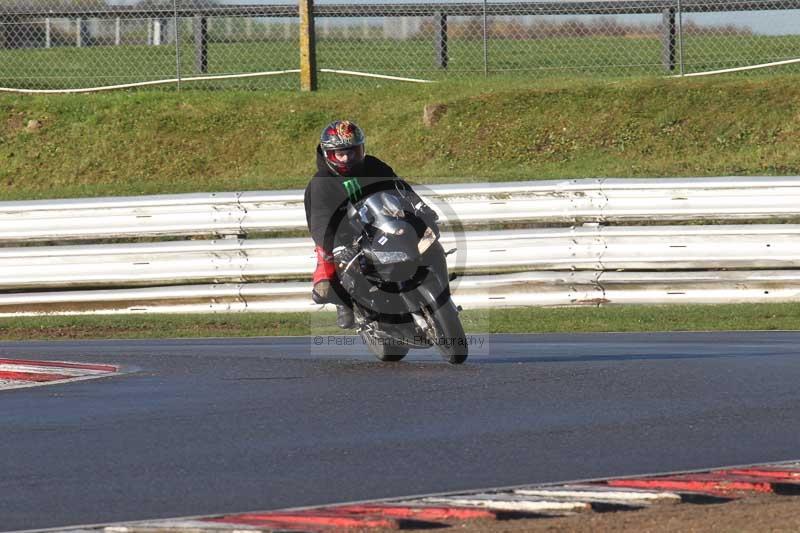 Motorcycle action photographs;Trackday digital images;event digital images;eventdigitalimages;no limits trackday;peter wileman photography;snetterton;snetterton circuit norfolk;snetterton photographs;trackday;trackday photos