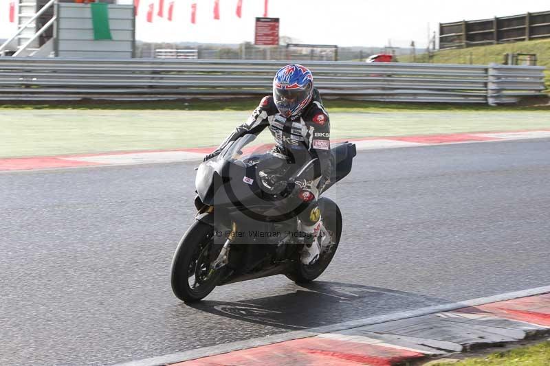 Motorcycle action photographs;Trackday digital images;event digital images;eventdigitalimages;no limits trackday;peter wileman photography;snetterton;snetterton circuit norfolk;snetterton photographs;trackday;trackday photos