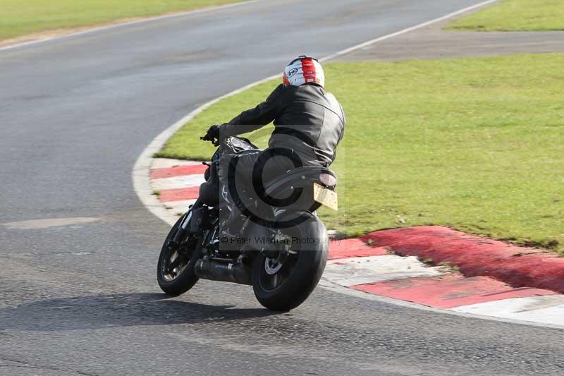 Motorcycle action photographs;Trackday digital images;event digital images;eventdigitalimages;no limits trackday;peter wileman photography;snetterton;snetterton circuit norfolk;snetterton photographs;trackday;trackday photos