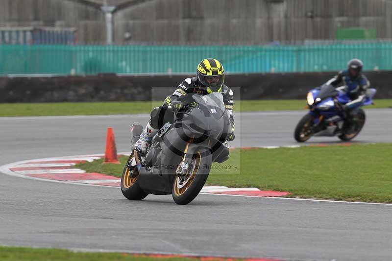 Motorcycle action photographs;Trackday digital images;event digital images;eventdigitalimages;no limits trackday;peter wileman photography;snetterton;snetterton circuit norfolk;snetterton photographs;trackday;trackday photos